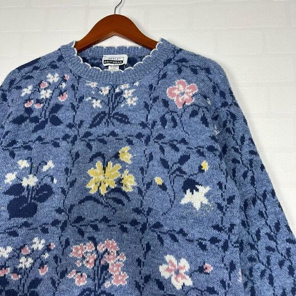 Vintage Adele Knitwear Women’s Blue Floral Knit Sweater Size Large - Picture 4 of 14